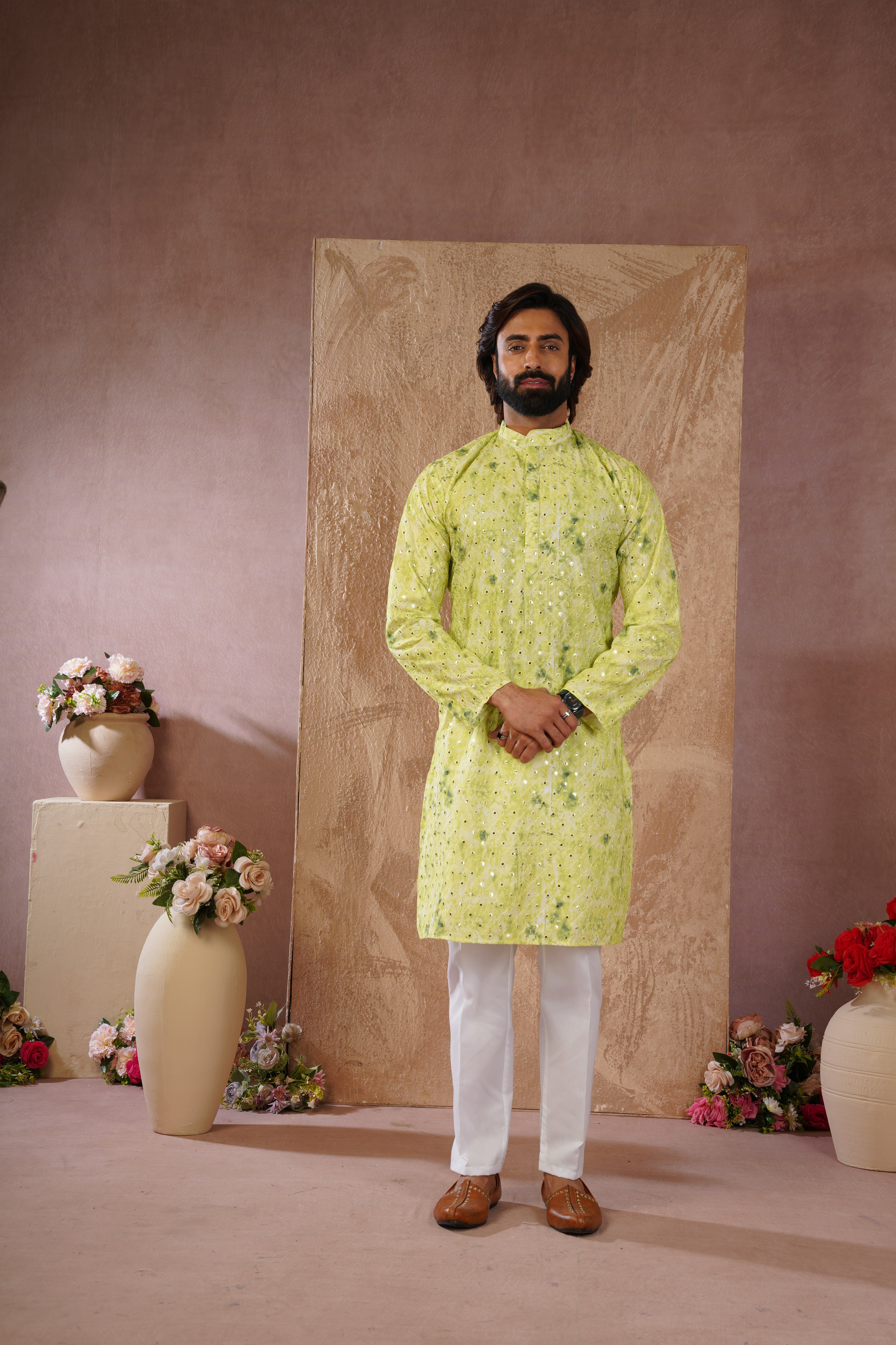 Classic green tie-dye kurta set with sequin glow