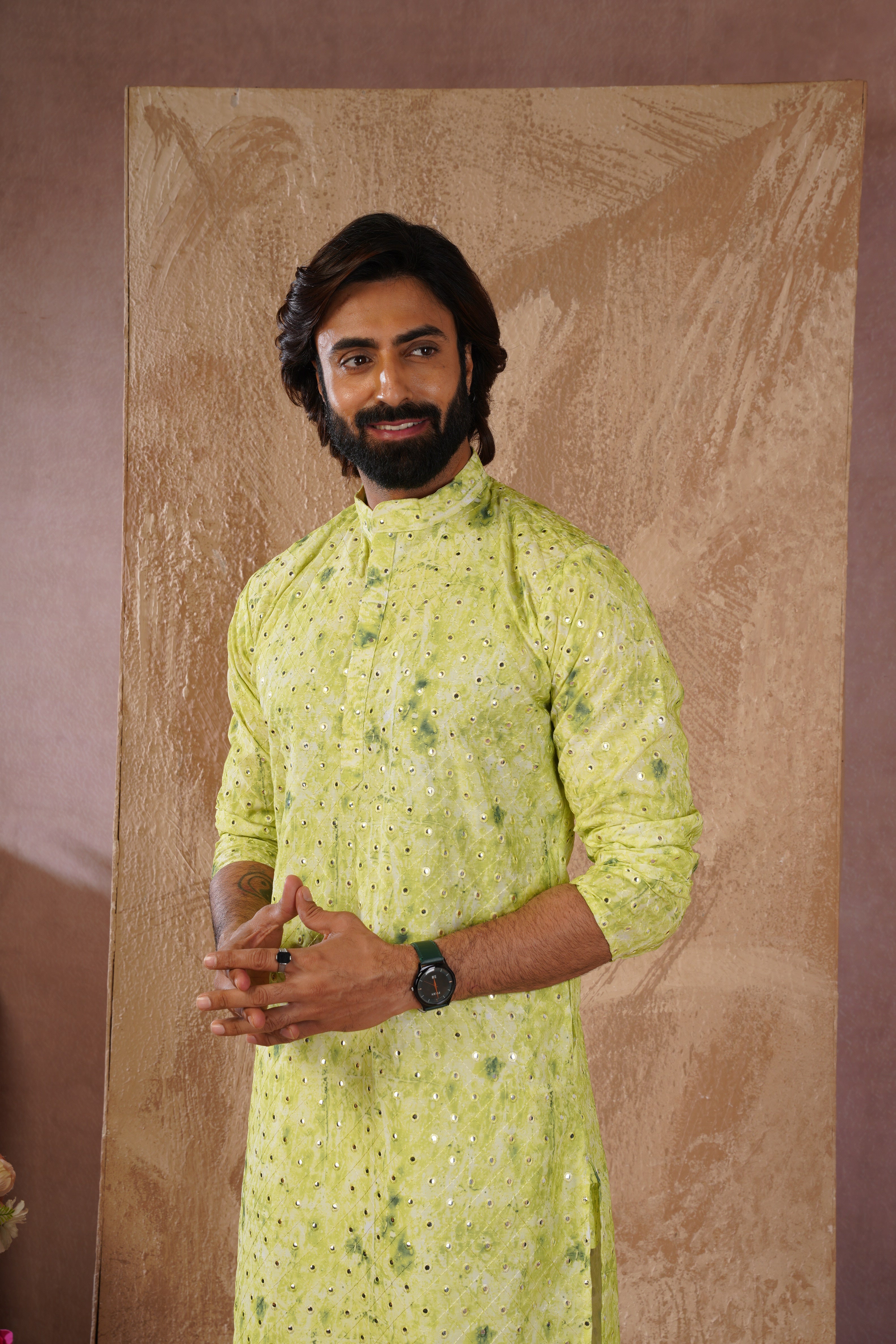 Classic green tie-dye kurta set with sequin glow