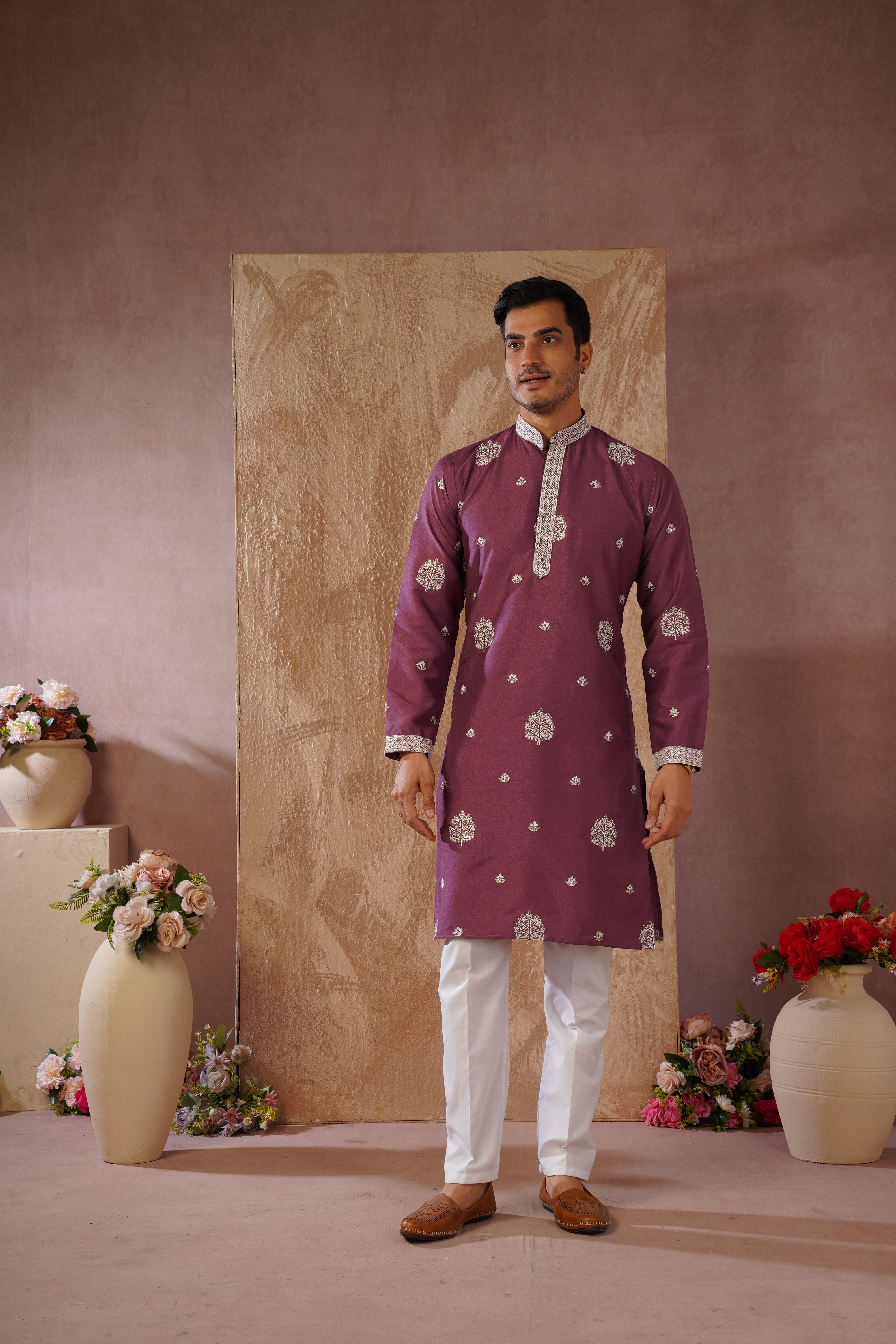 Majestic mauve Orchid Embroidered Kurta set