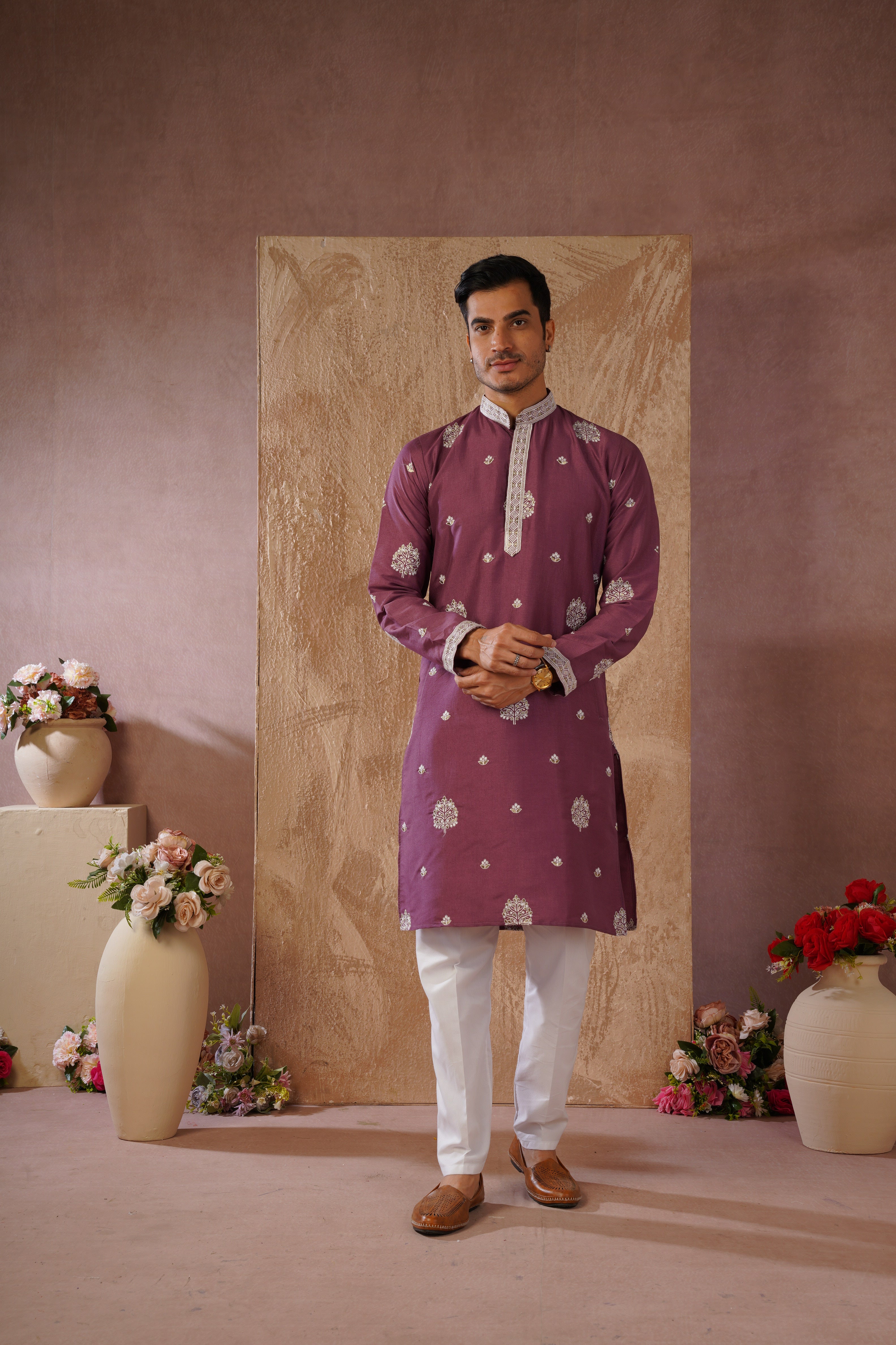 Majestic mauve Orchid Embroidered Kurta set