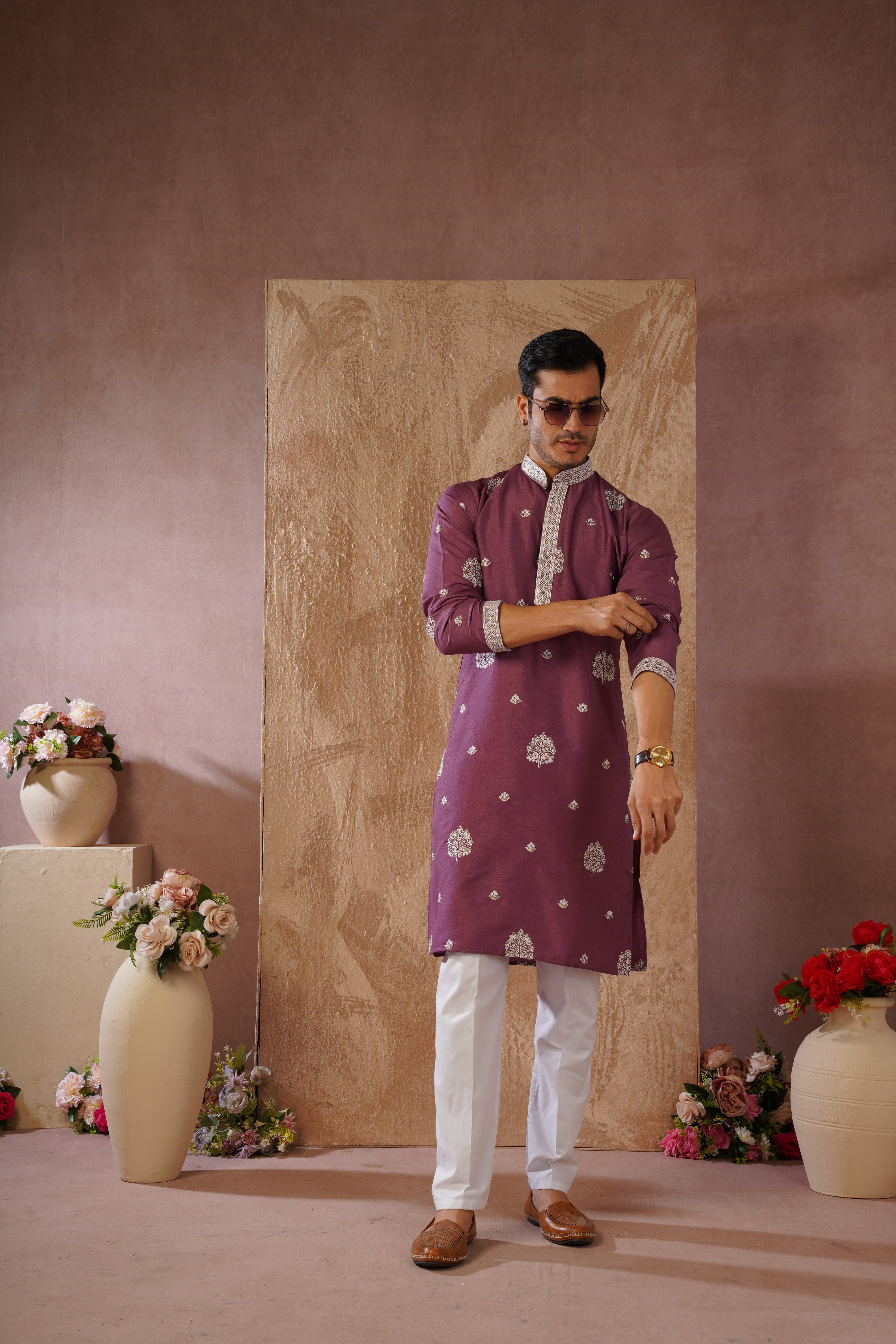 Majestic mauve Orchid Embroidered Kurta set