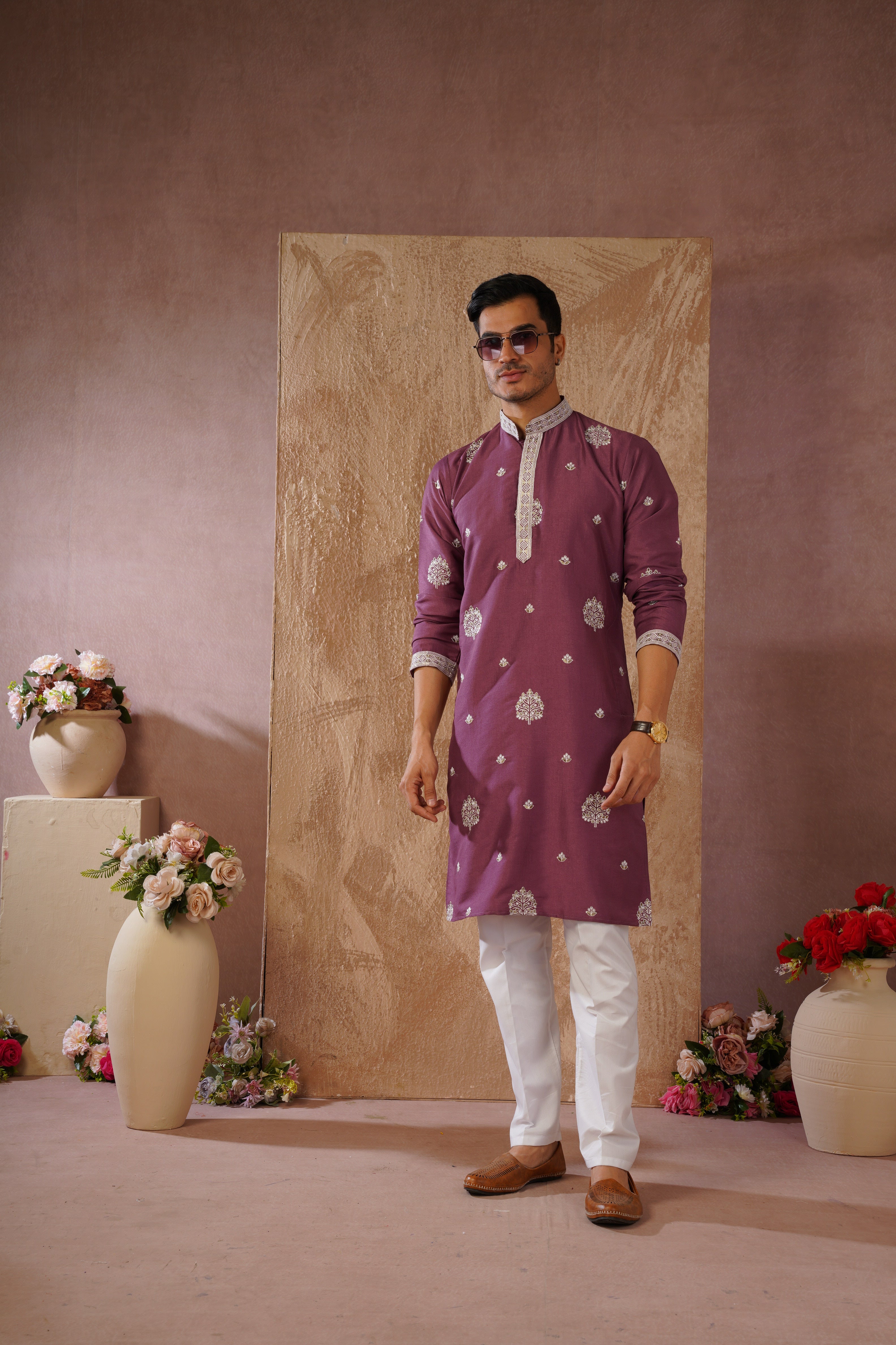 Majestic mauve Orchid Embroidered Kurta set