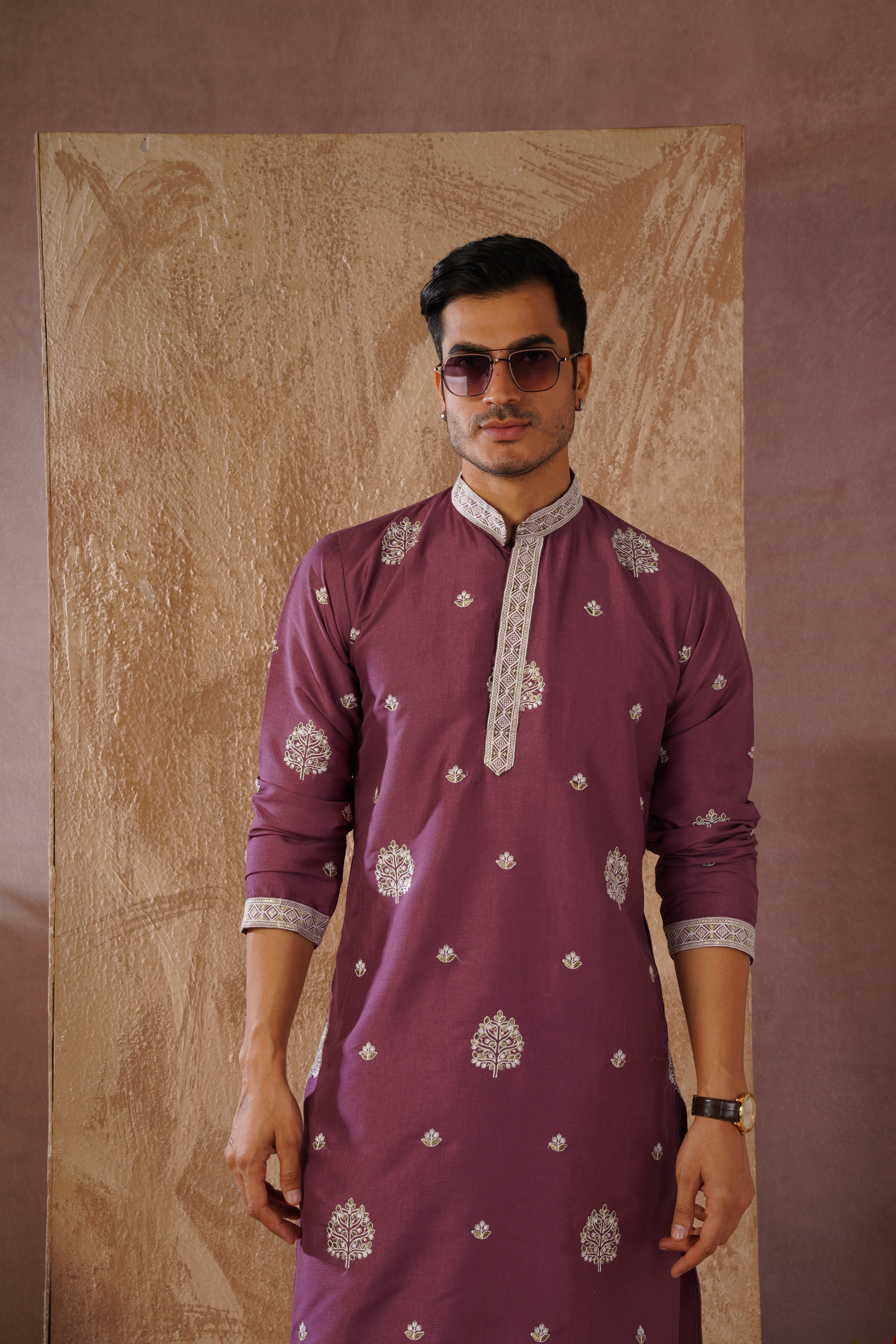 Majestic mauve Orchid Embroidered Kurta set