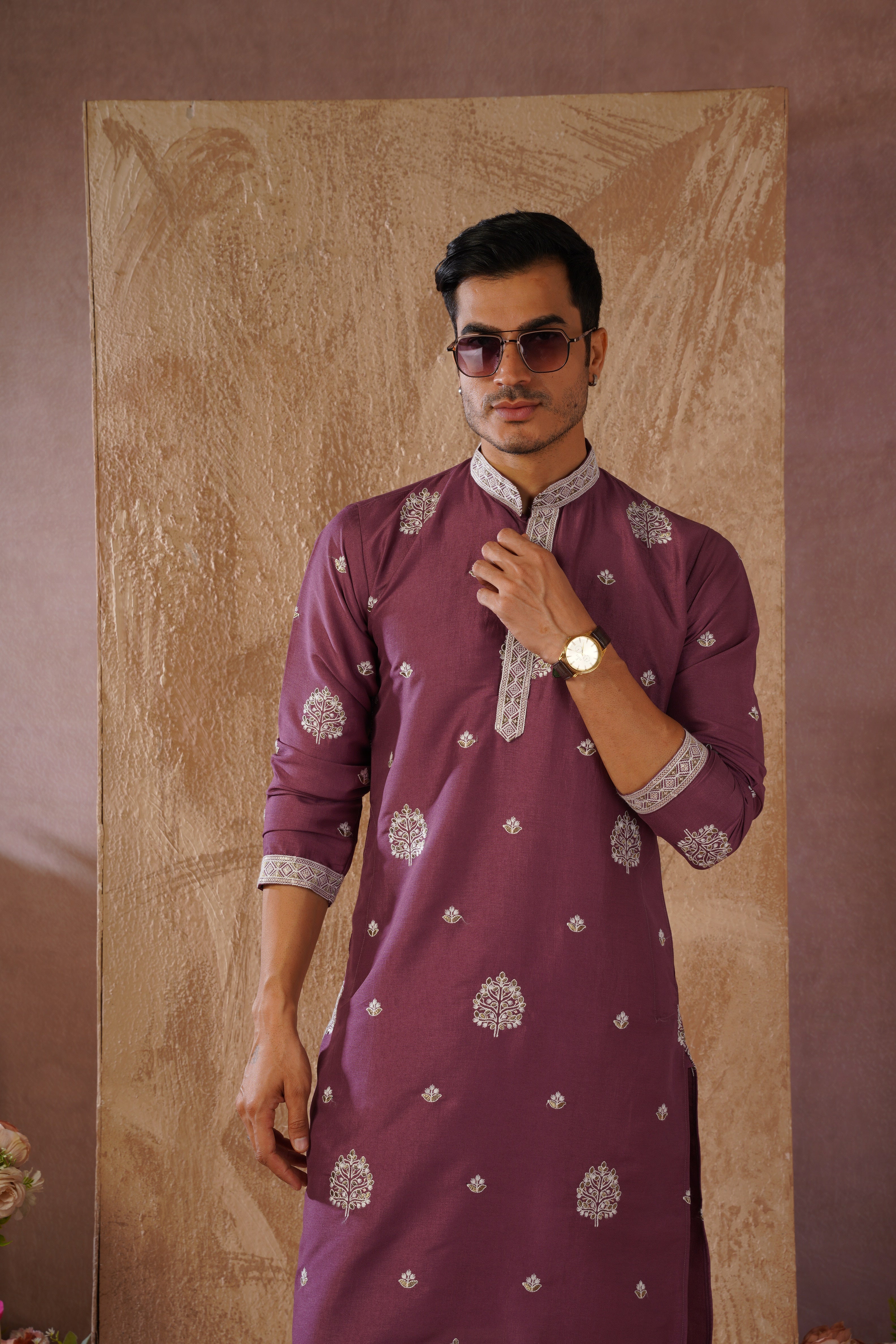 Majestic mauve Orchid Embroidered Kurta set