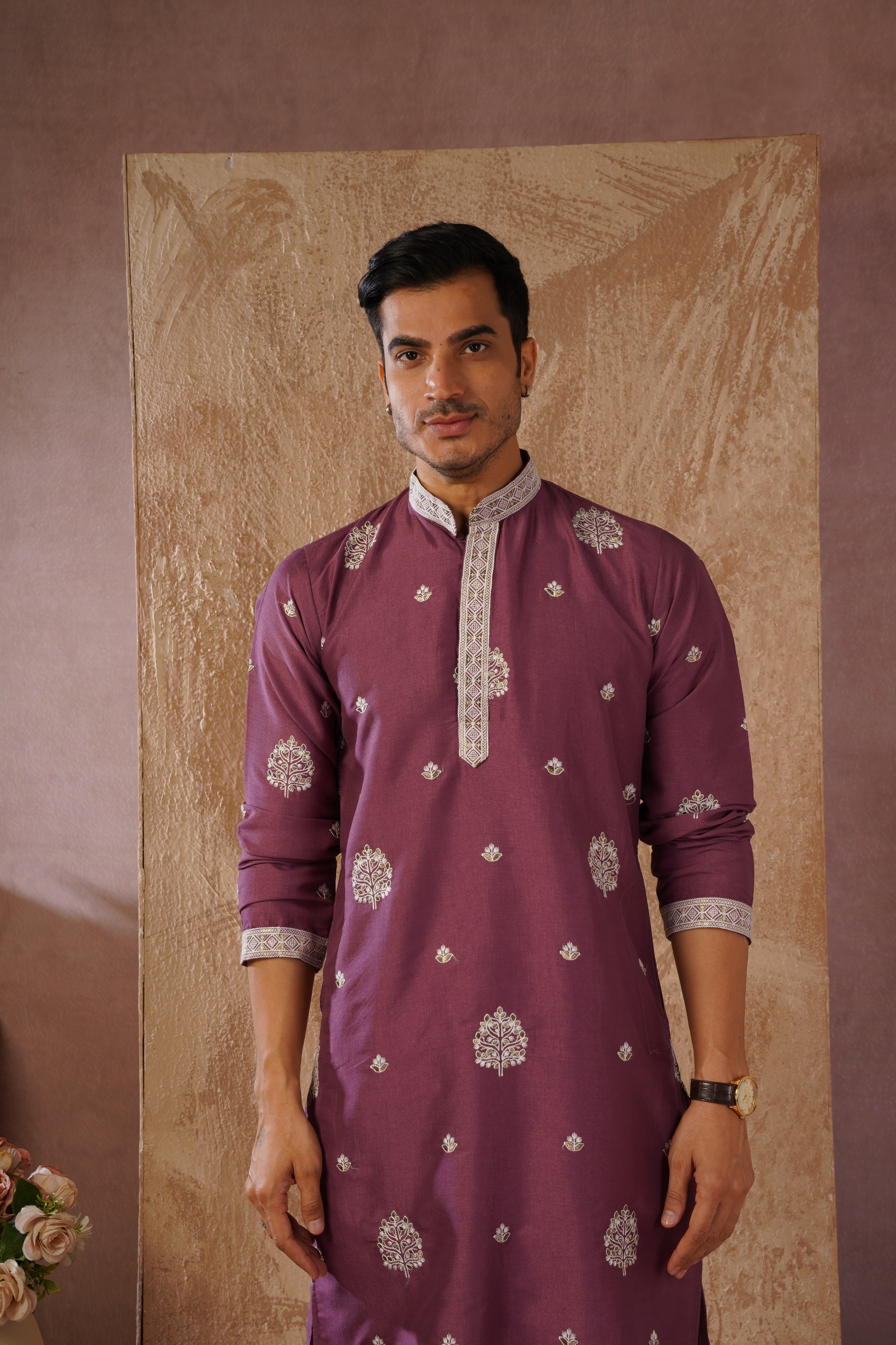 Majestic mauve Orchid Embroidered Kurta set
