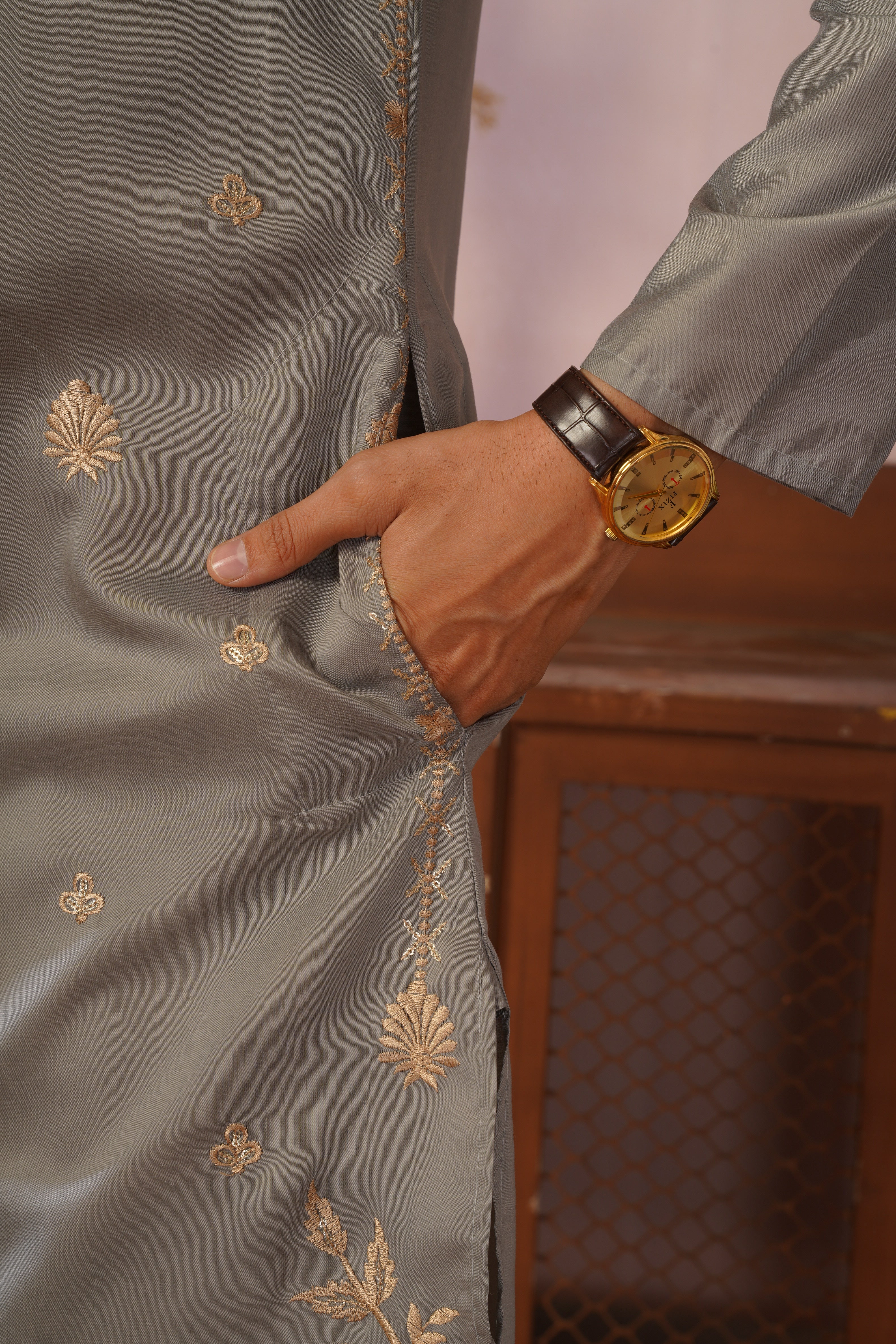 Regal Haathi Darbar Embroidered Grey Kurta Set