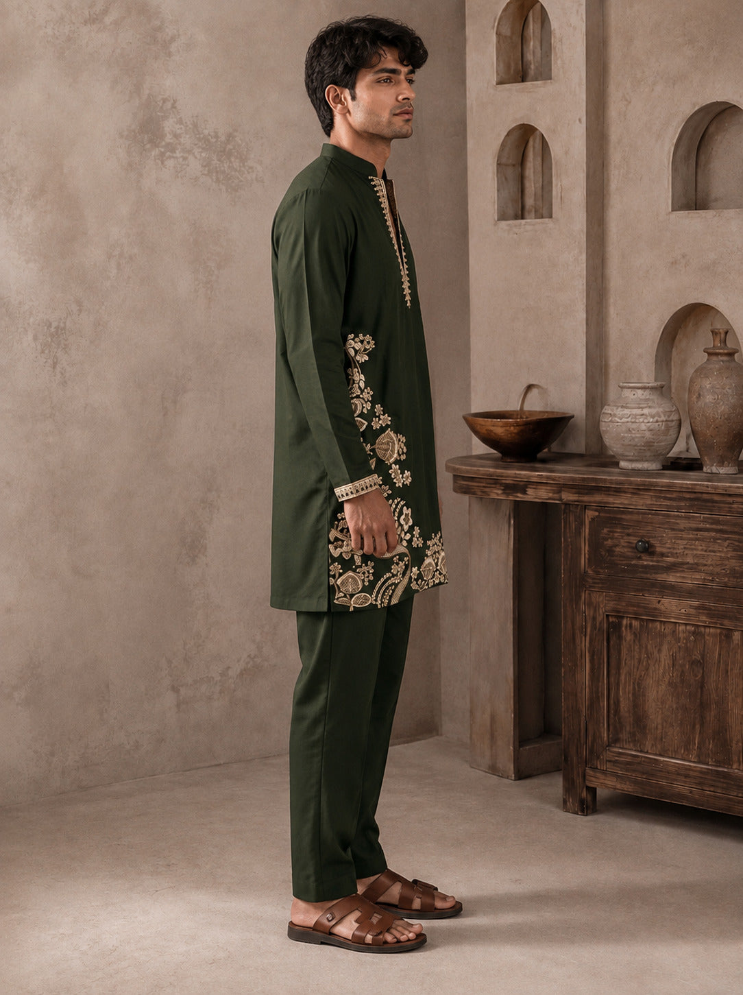 Mehendi Green Regal Embroidered V-Neck Short Kurta
